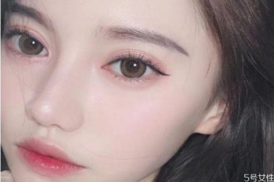 ​浮粉的产生原因是什么 脸上浮粉怎么临时补救