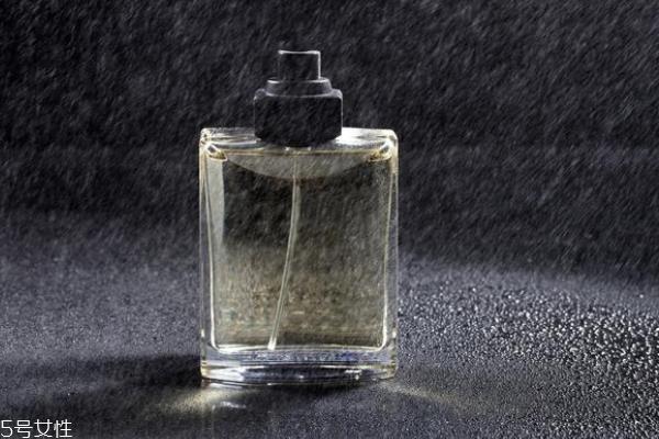 如何辨别香水品质 劣质香水威胁健康 如何辨别香水品质 劣质香水威胁健康