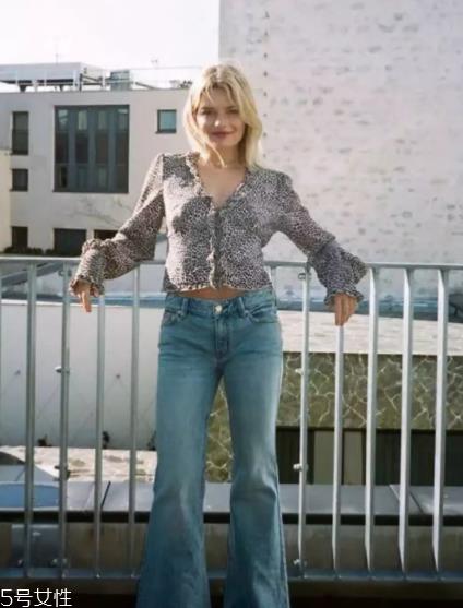 拍照怎么摆姿势更自然？教你自然慵懒拍照风