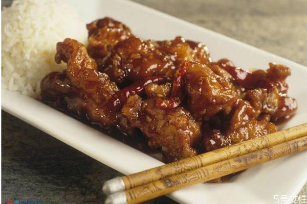 什么是左宗棠鸡呢 左宗棠鸡是怎么做的呢 什么是左宗棠鸡呢 左宗棠鸡是怎么做的呢