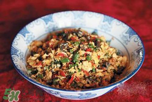 黄鳝可以和鸡蛋一起吃吗?黄鳝和鸡蛋怎么一起吃? 黄鳝可以和鸡蛋一起吃吗?黄鳝和鸡蛋怎么一起吃?