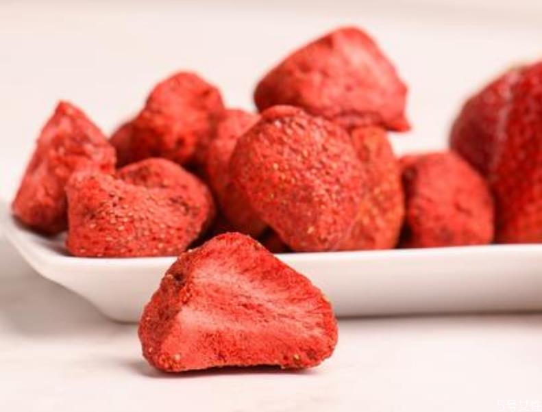 吃草莓干会胖吗 草莓干有什么功效