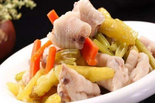 泡椒凤爪是怎么做的呢 泡椒凤爪可以多吃吗