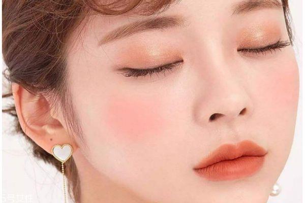 单眼皮女生怎么画眼妆 各种眼形眼线画法 单眼皮女生怎么画眼妆 各种眼形眼线画法