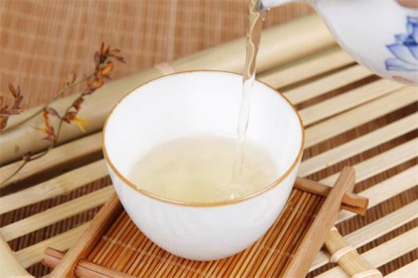 白茶是凉性的吗 白茶是绿茶吗 白茶是凉性的吗 白茶是绿茶吗