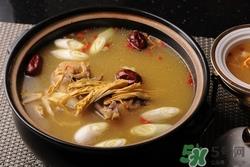 鸽子汤和鸡汤哪个更有营养?鸽子汤和鸡汤哪个更补 鸽子汤和鸡汤哪个更有营养?鸽子汤和鸡汤哪个更补