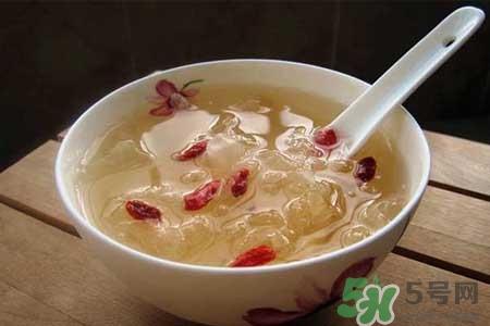 银耳汤经常喝有什么好处?经常喝银耳汤有副作用吗? 银耳汤经常喝有什么好处?经常喝银耳汤有副作用吗?
