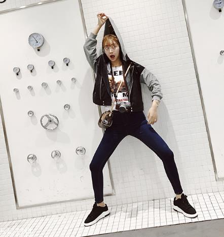 牛仔裤和休闲裤哪个好看？各有各的特色