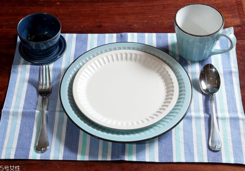 餐桌装饰布置图片 餐桌布置的4大重点 餐桌装饰布置图片 餐桌布置的4大重点