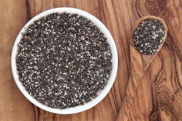 奇亚籽每天吃多少合适 奇亚籽每天什么时候吃最好