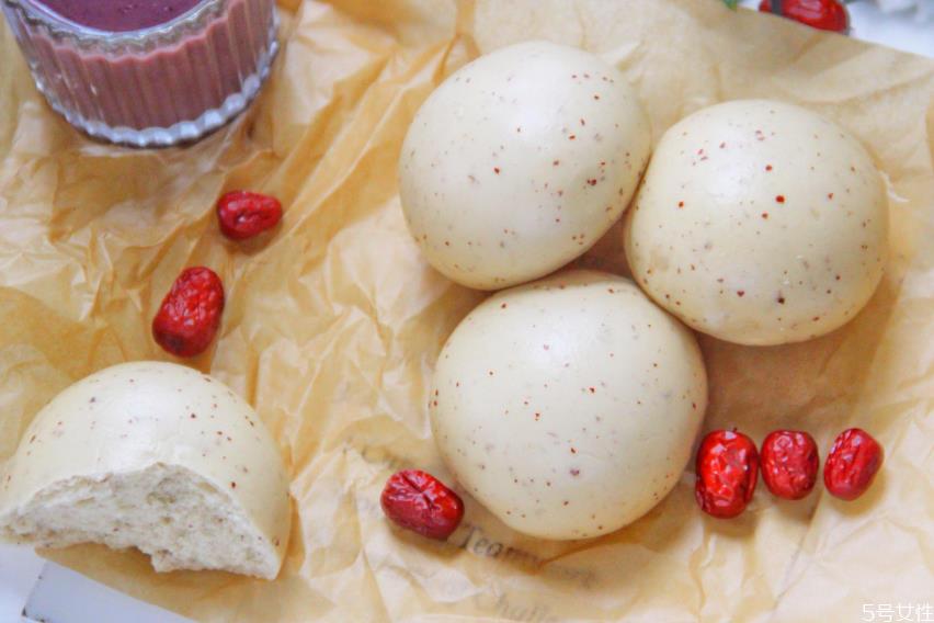 老面馒头是什么 老面馒头和普通馒头的区别 老面馒头是什么 老面馒头和普通馒头的区别