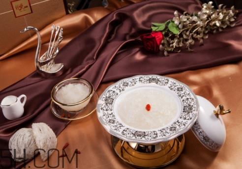 雪蛤可以和鹿胎膏一起吃吗?雪蛤不能和什么一起吃 雪蛤可以和鹿胎膏一起吃吗?雪蛤不能和什么一起吃