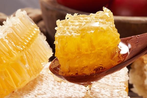 来月经喝洋槐蜜可以吗 适量喝有好处 来月经喝洋槐蜜可以吗 适量喝有好处