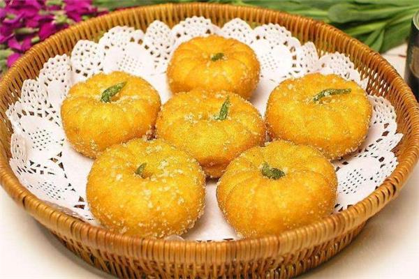 南瓜饼适合什么人吃 南瓜饼吃多了会怎么样