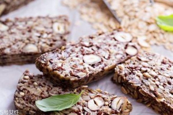 阿胶糕是发物吗 阿胶糕什么时候吃好