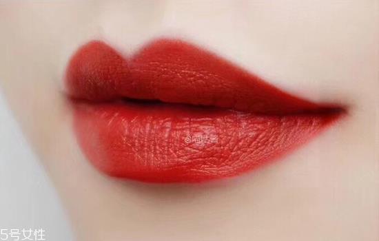 mac口红hang up试色 mac魅可姨妈色口红推荐