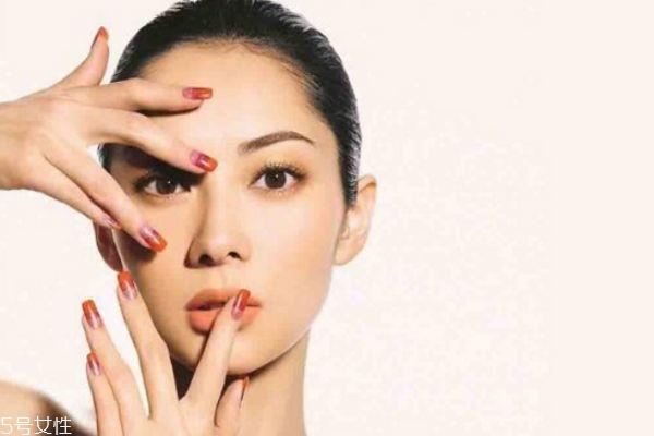 角质怎么去除 去角质会让皮肤变薄吗 角质怎么去除 去角质会让皮肤变薄吗