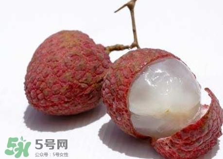 吃泡药水的荔枝会得病？吃药水的荔枝会得手足口病？