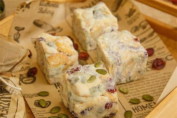 用鲜榴莲能做雪花酥吗 榴莲雪花酥的做法 用鲜榴莲能做雪花酥吗 榴莲雪花酥的做法