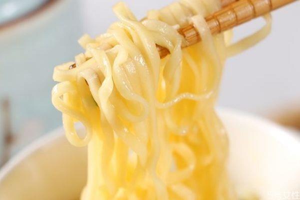 米粉是用什么做的呢 米粉可以经常吃吗 米粉是用什么做的呢 米粉可以经常吃吗