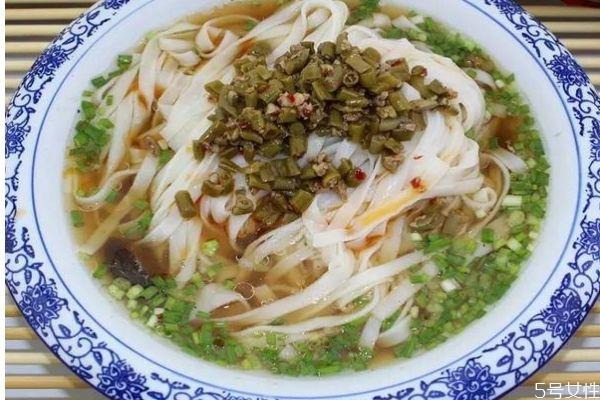 米粉是用什么做的呢 米粉可以经常吃吗 米粉是用什么做的呢 米粉可以经常吃吗