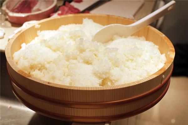 剩饭怎么保存时间长 剩饭趁热保存更好