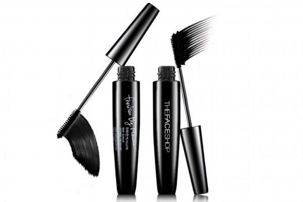 怎样涂睫毛膏不会沾眼皮 睫毛膏沾脸上怎么去除 怎样涂睫毛膏不会沾眼皮 睫毛膏沾脸上怎么去除