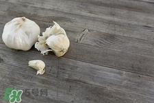 大蒜可以空腹吃吗?空腹吃大蒜胃疼怎么办 大蒜可以空腹吃吗?空腹吃大蒜胃疼怎么办