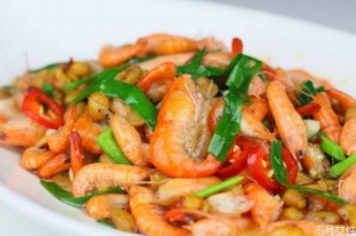 ​河虾有什么营养价值呢 吃河虾有什么好处呢