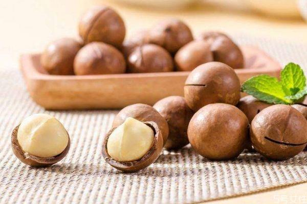 吃夏威夷果有什么好处呢 吃夏威夷果有什么注意的呢