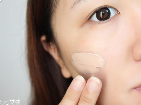 阿玛尼素颜霜遮颜效果如何 阿玛尼素颜霜使用效果图 阿玛尼素颜霜遮颜效果如何 阿玛尼素颜霜使用效果图