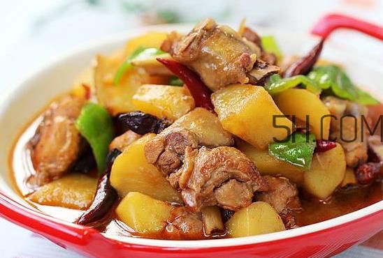 大盘鸡用什么鸡好吃 大盘鸡用公鸡还是母鸡 大盘鸡用什么鸡好吃 大盘鸡用公鸡还是母鸡