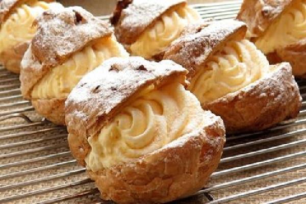 泡芙用高筋粉还是低筋粉 泡芙用什么做的 泡芙用高筋粉还是低筋粉 泡芙用什么做的