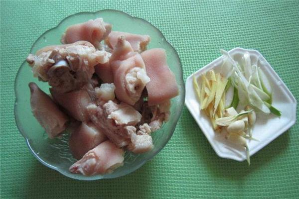 沙姜猪手的做法 猪蹄的另类做法 沙姜猪手的做法 猪蹄的另类做法