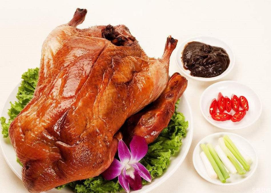 北京烤鸭100元三只的好吃吗 精品烤鸭普通烤鸭区别