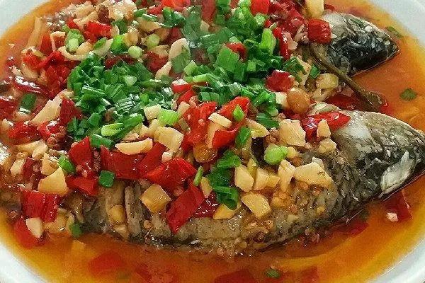 鲫鱼买大的还是买小的好呢 鲫鱼刺太多怎么处理