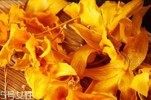 石斛花可以和什么泡水 石斛花不能和什么一起泡水 石斛花可以和什么泡水 石斛花不能和什么一起泡水