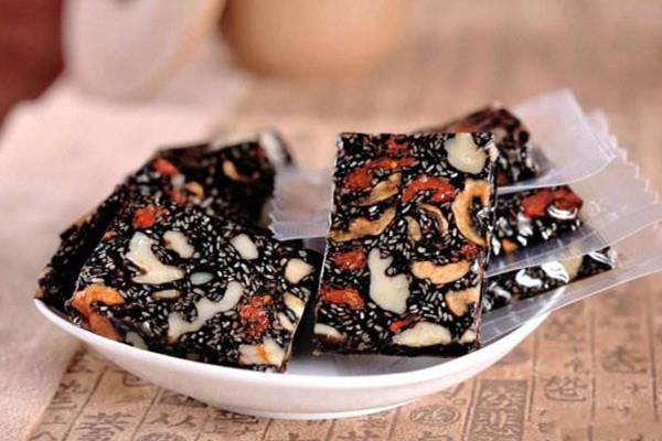 夏天可以吃阿胶固元膏吗 阿胶固元膏的作用 夏天可以吃阿胶固元膏吗 阿胶固元膏的作用