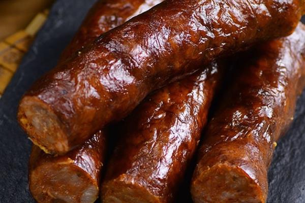 香肠吃多了有什么危害 少吃为妙 香肠吃多了有什么危害 少吃为妙