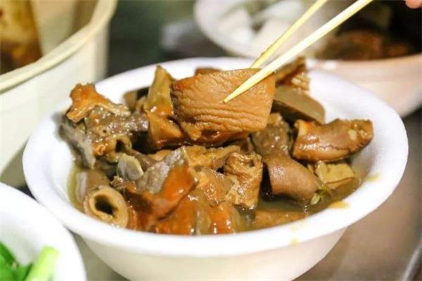 牛杂什么人不能吃 牛杂的汤底怎么做 牛杂什么人不能吃 牛杂的汤底怎么做