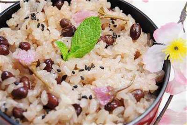 糯米吃多了胃不舒服怎么办 糯米吃多了对身体有什么坏处 糯米吃多了胃不舒服怎么办 糯米吃多了对身体有什么坏处