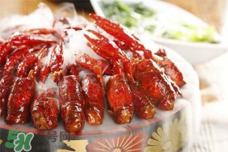 小龙虾可以和吃樱桃吗?小龙虾和樱桃能一起吃吗? 小龙虾可以和吃樱桃吗?小龙虾和樱桃能一起吃吗?