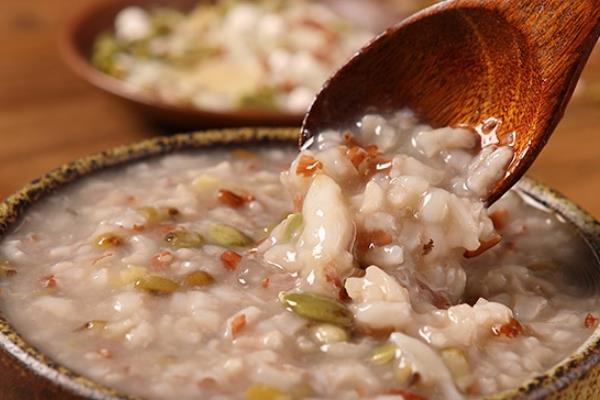 腊八粥是甜的还是咸的 两者皆有 腊八粥是甜的还是咸的 两者皆有