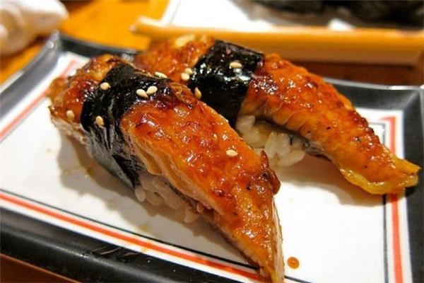 鳗鱼什么人不能吃 鳗鱼可以经常吃吗 鳗鱼什么人不能吃 鳗鱼可以经常吃吗