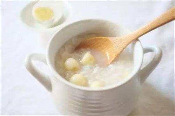 莲子是莲藕的种子吗 莲子与莲藕是什么关系 莲子是莲藕的种子吗 莲子与莲藕是什么关系