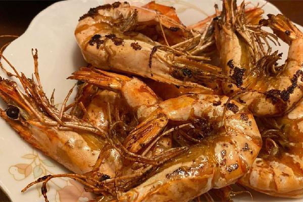 黑虎虾要煮多久 黑虎虾煮熟后什么颜色 黑虎虾要煮多久 黑虎虾煮熟后什么颜色