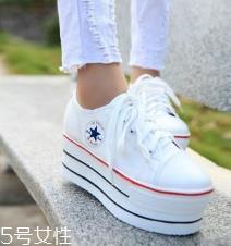 海军风大衣配什么鞋子好看 海军风大衣怎么搭鞋子 海军风大衣配什么鞋子好看 海军风大衣怎么搭鞋子