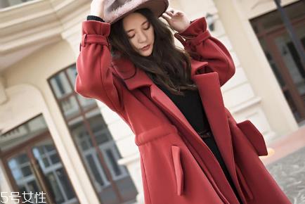 海军风大衣配什么鞋子好看 海军风大衣怎么搭鞋子 海军风大衣配什么鞋子好看 海军风大衣怎么搭鞋子