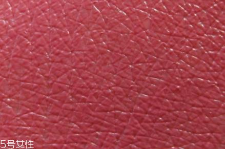 菲诗小铺豆沙色和沙滩色哪个好看?沙滩色更成熟 菲诗小铺豆沙色和沙滩色哪个好看?沙滩色更成熟