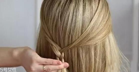 美人鱼编发怎么自己编 美人鱼自己编发教程 美人鱼编发怎么自己编 美人鱼自己编发教程